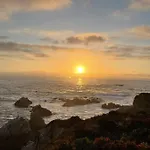 Carmel Riviera. Oceanfront, Walk To Beach.