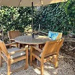 Gorgeous 3-Bdrm Home, Walk To Town And Beach