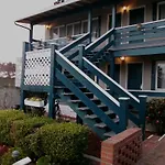 Carmel Wayfarer Inn