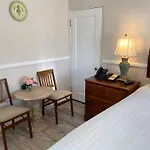 Carmel Green Lantern Inn