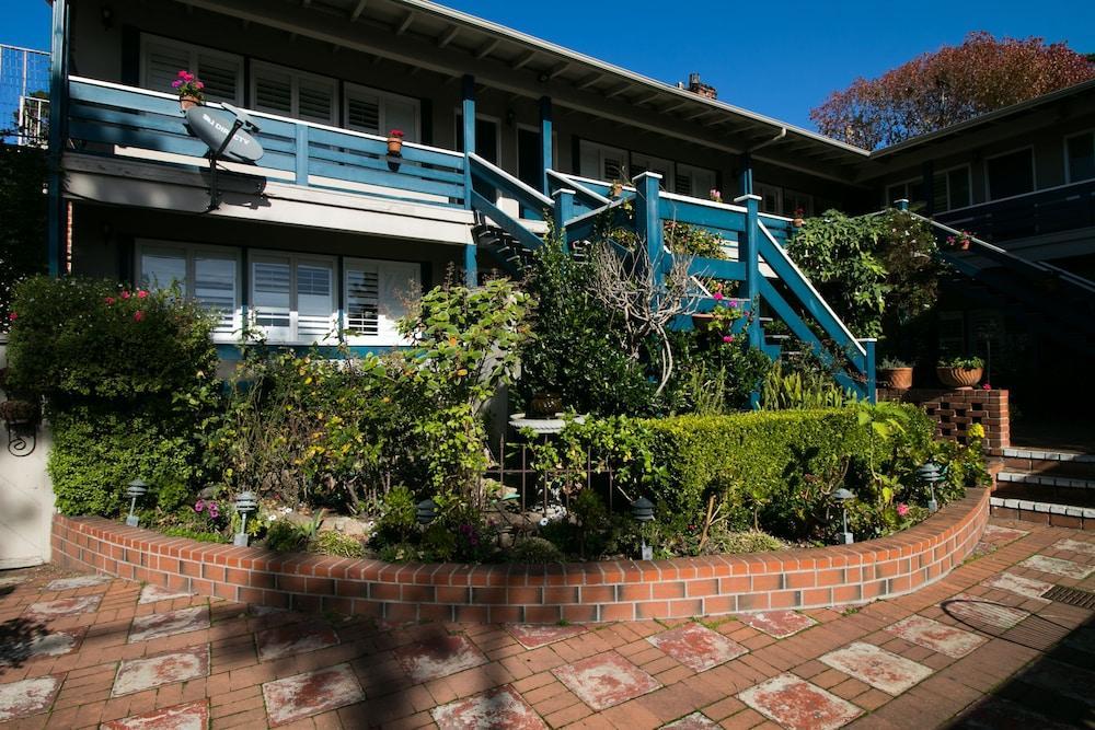 Wayfarer 2* Carmel-by-the-Sea