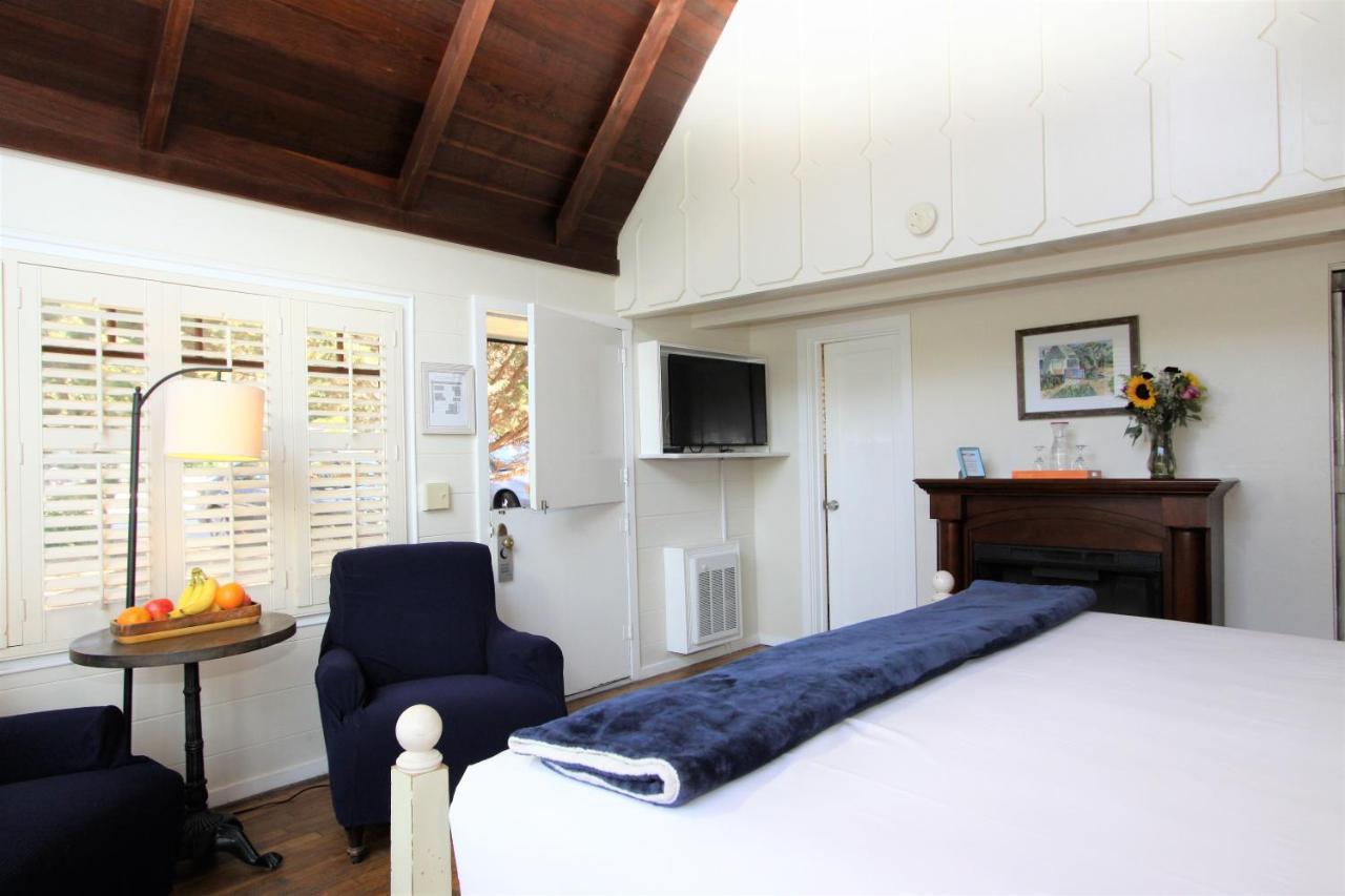 Lamp Lighter And Sunset Suites Inn 3*