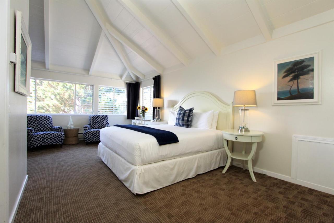 Lamp Lighter And Sunset Suites Carmel-by-the-Sea