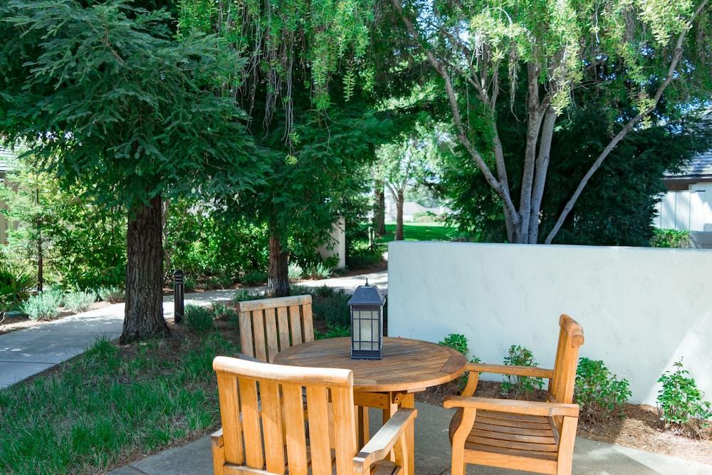 Resort The Quail