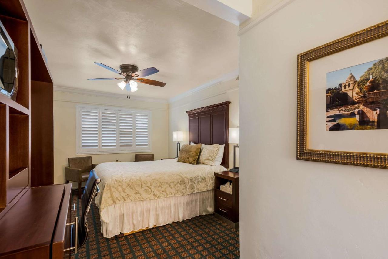 Clarion Collection Oaks 2* Carmel-by-the-Sea