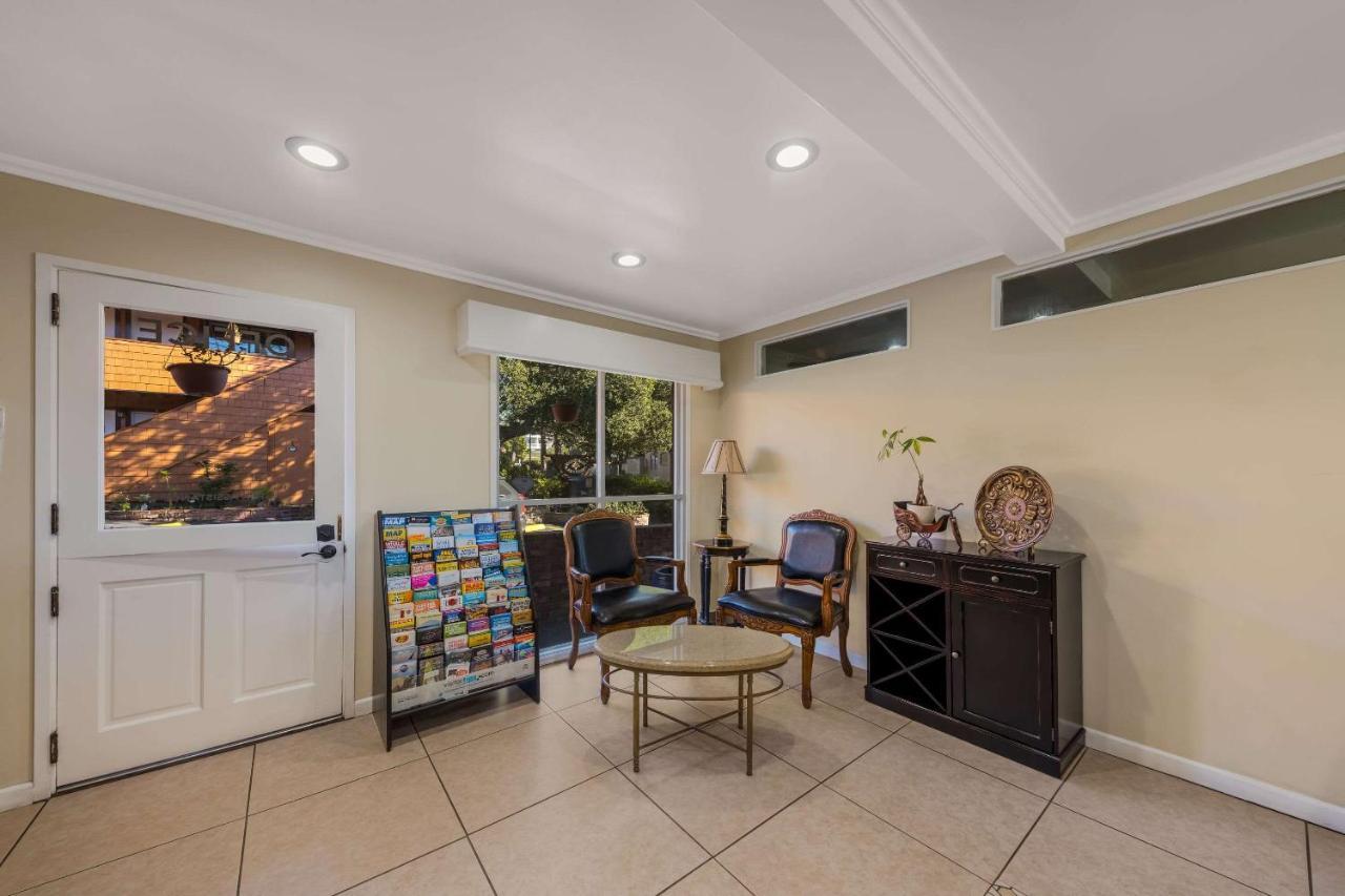Clarion Collection Oaks Hotel Carmel-by-the-Sea