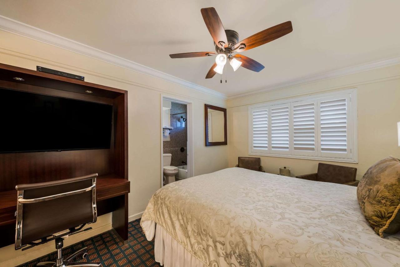 Hotel Clarion Collection Oaks Carmel-by-the-Sea