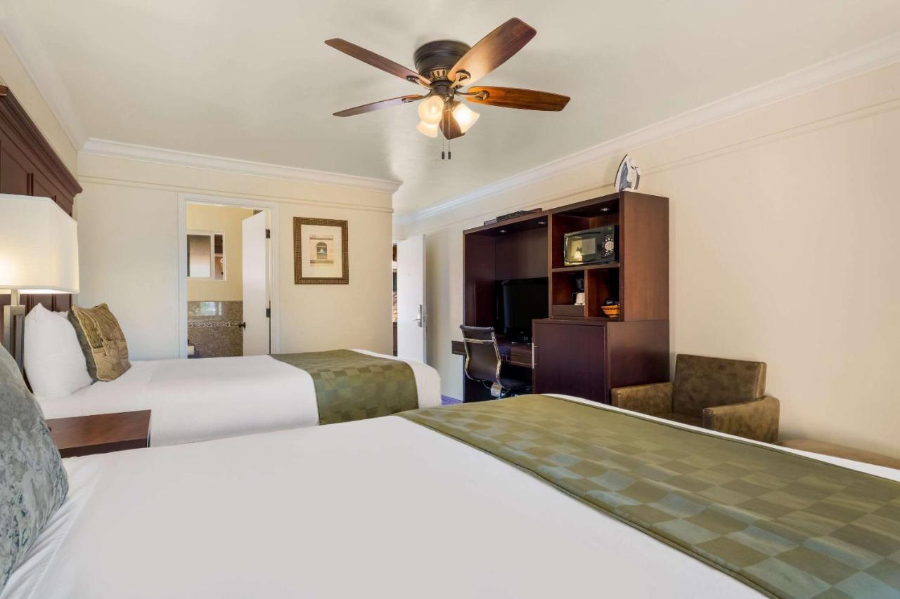 Clarion Collection Oaks Hotel