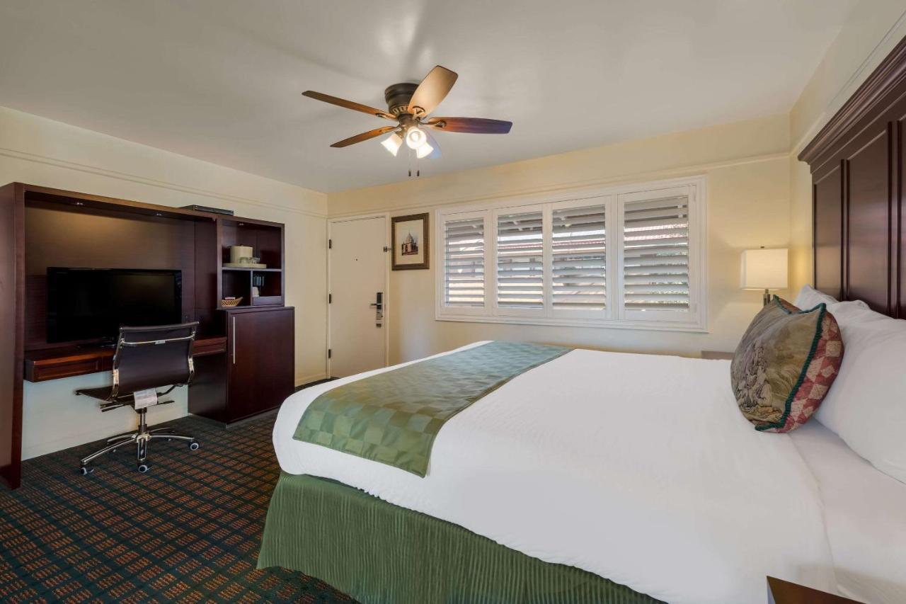 Clarion Collection Oaks Hotel 2*