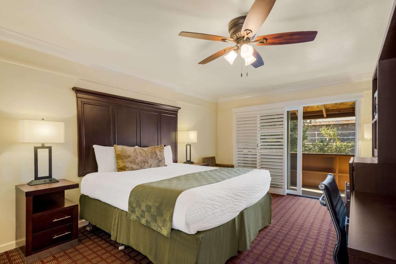 Clarion Collection Oaks Carmel-by-the-Sea
