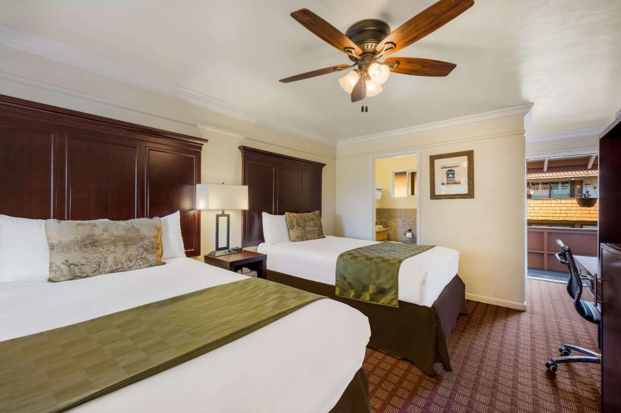 Hotel Clarion Collection Oaks 2*