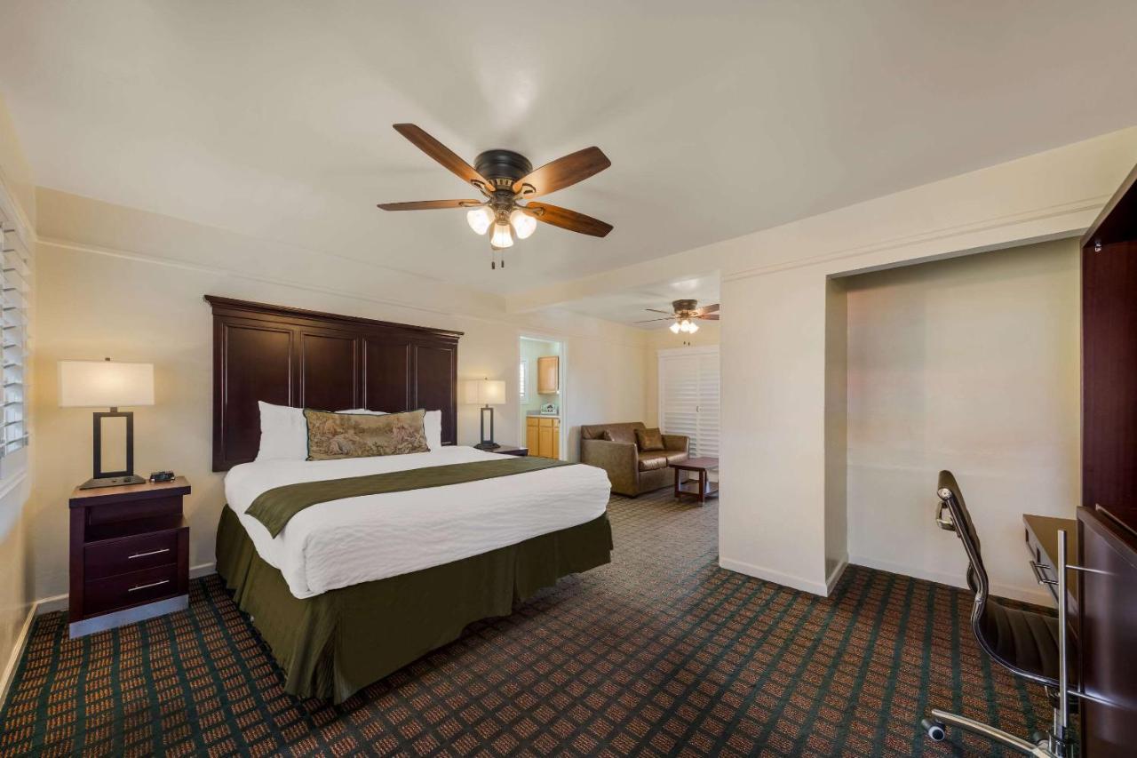 Clarion Collection Oaks Carmel-by-the-Sea