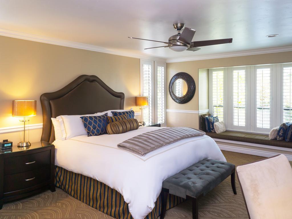 Carriage House Inn 4*