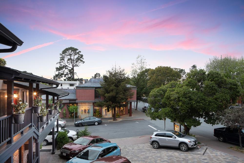 Inn Wayside