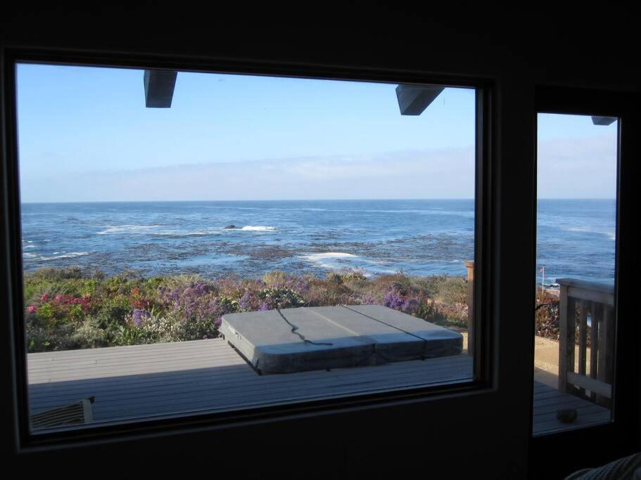 Riviera. Oceanfront, Walk To Beach. * Carmel-by-the-Sea