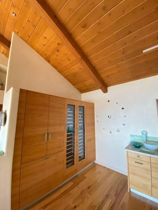 Holiday home Riviera. Oceanfront, Walk To Beach. *