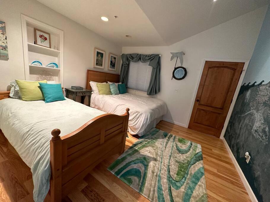Riviera. Oceanfront, Walk To Beach. Holiday home