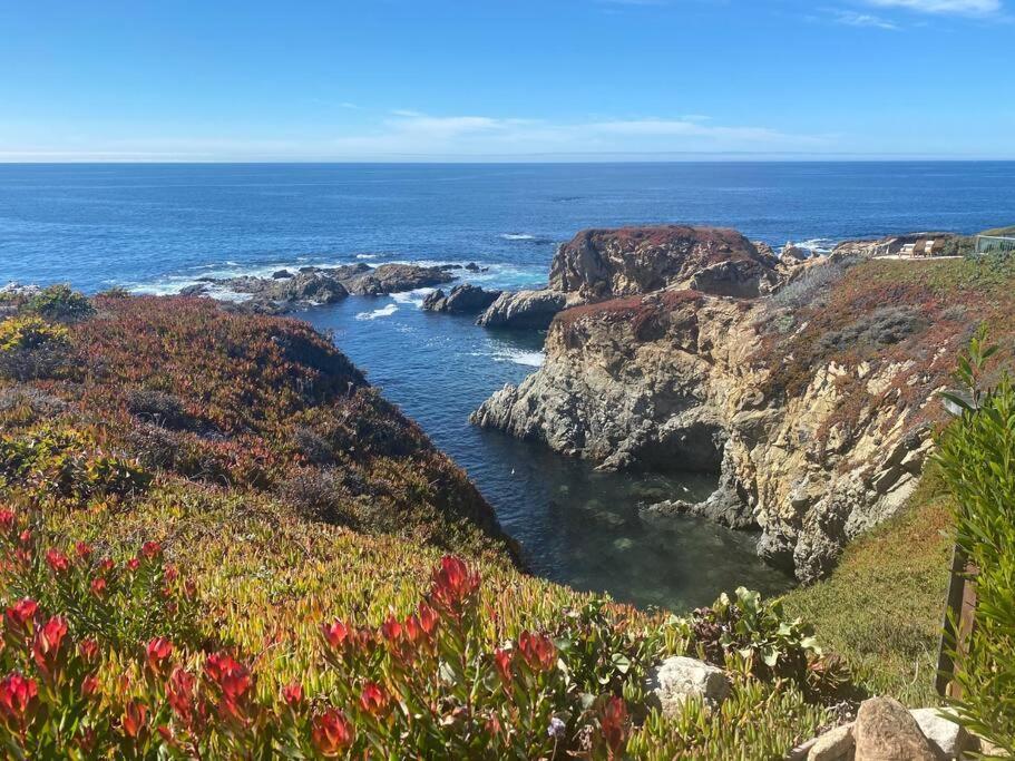 Riviera. Oceanfront, Walk To Beach. Holiday home Carmel-by-the-Sea