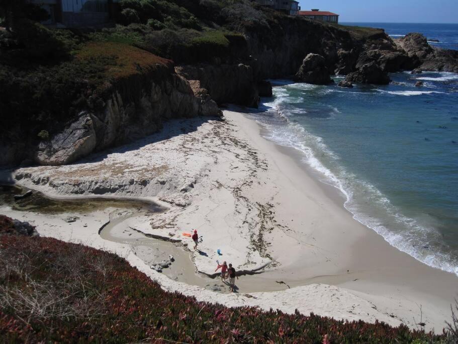 Riviera. Oceanfront, Walk To Beach. * Carmel-by-the-Sea