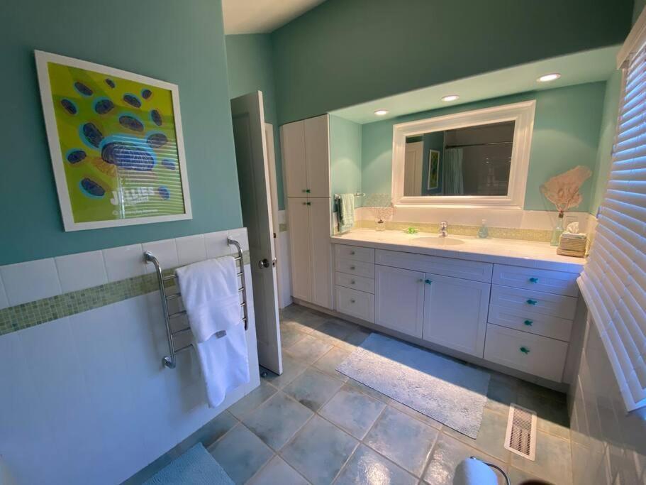 Holiday home Riviera. Oceanfront, Walk To Beach. Carmel-by-the-Sea