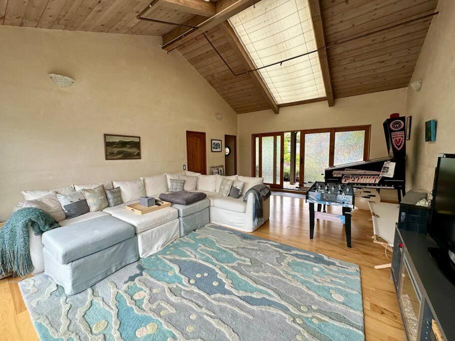 Holiday home Riviera. Oceanfront, Walk To Beach.