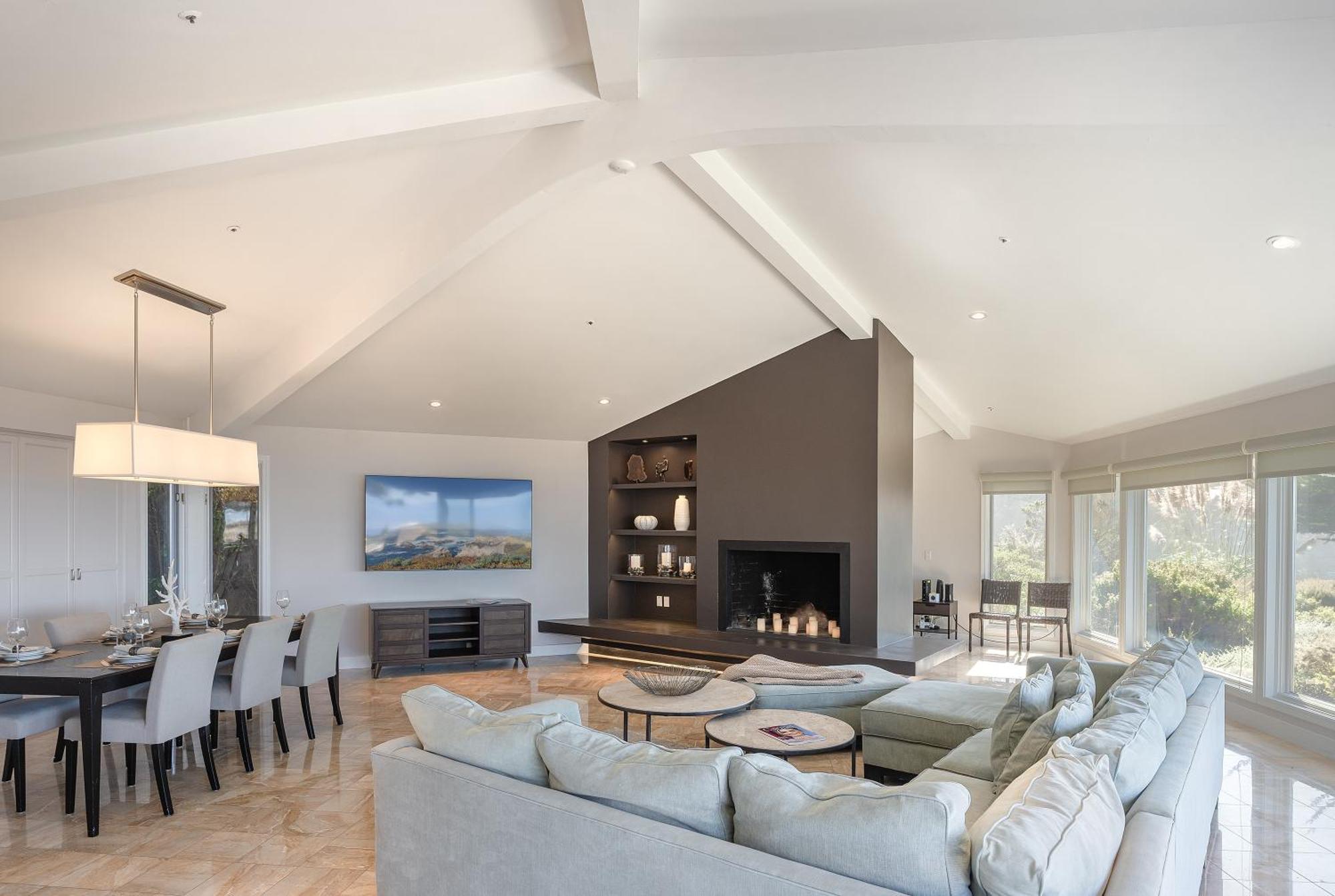 3906 Ocean's One Eleven * Carmel-by-the-Sea