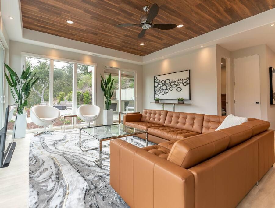 Hideaway - Modern Luxury *