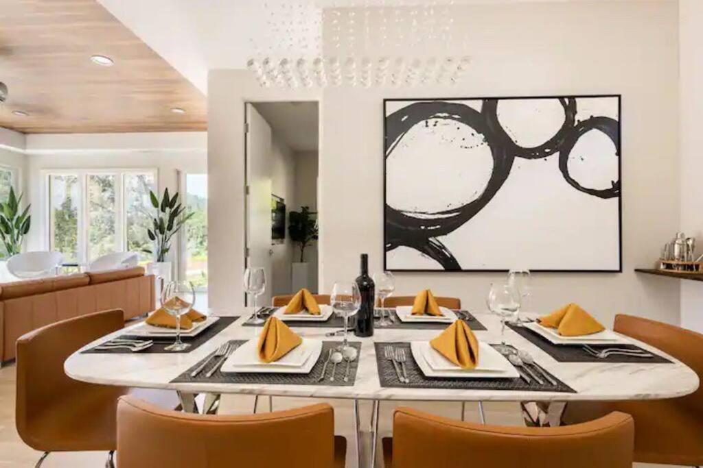 Hideaway - Modern Luxury