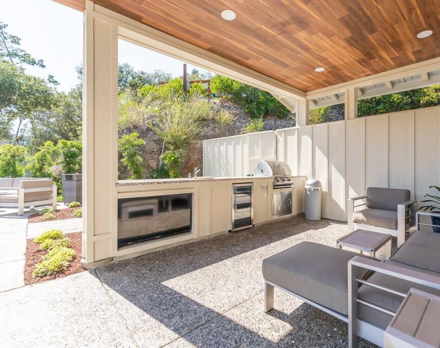 Hideaway - Modern Luxury Carmel-by-the-Sea