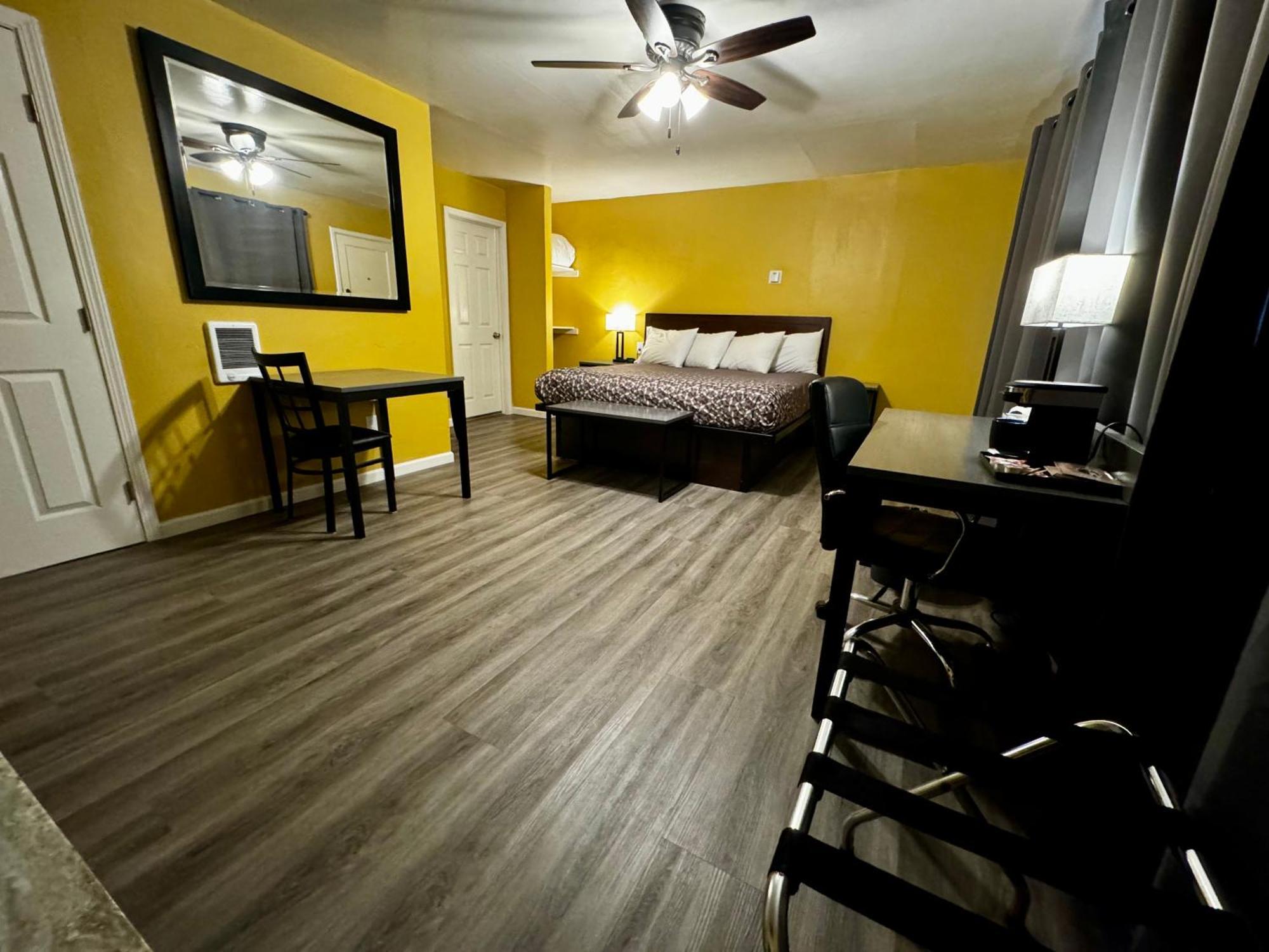 Wayfarer Motel 2*