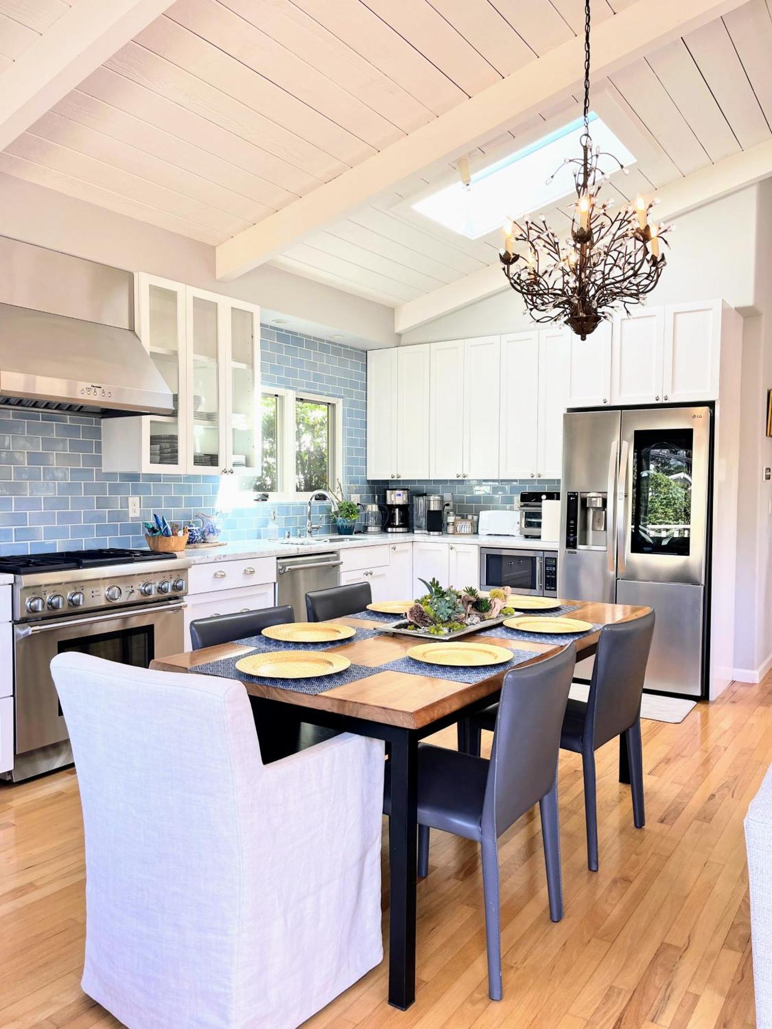 Gorgeous 3-bdrm Home, Walk To Town And *