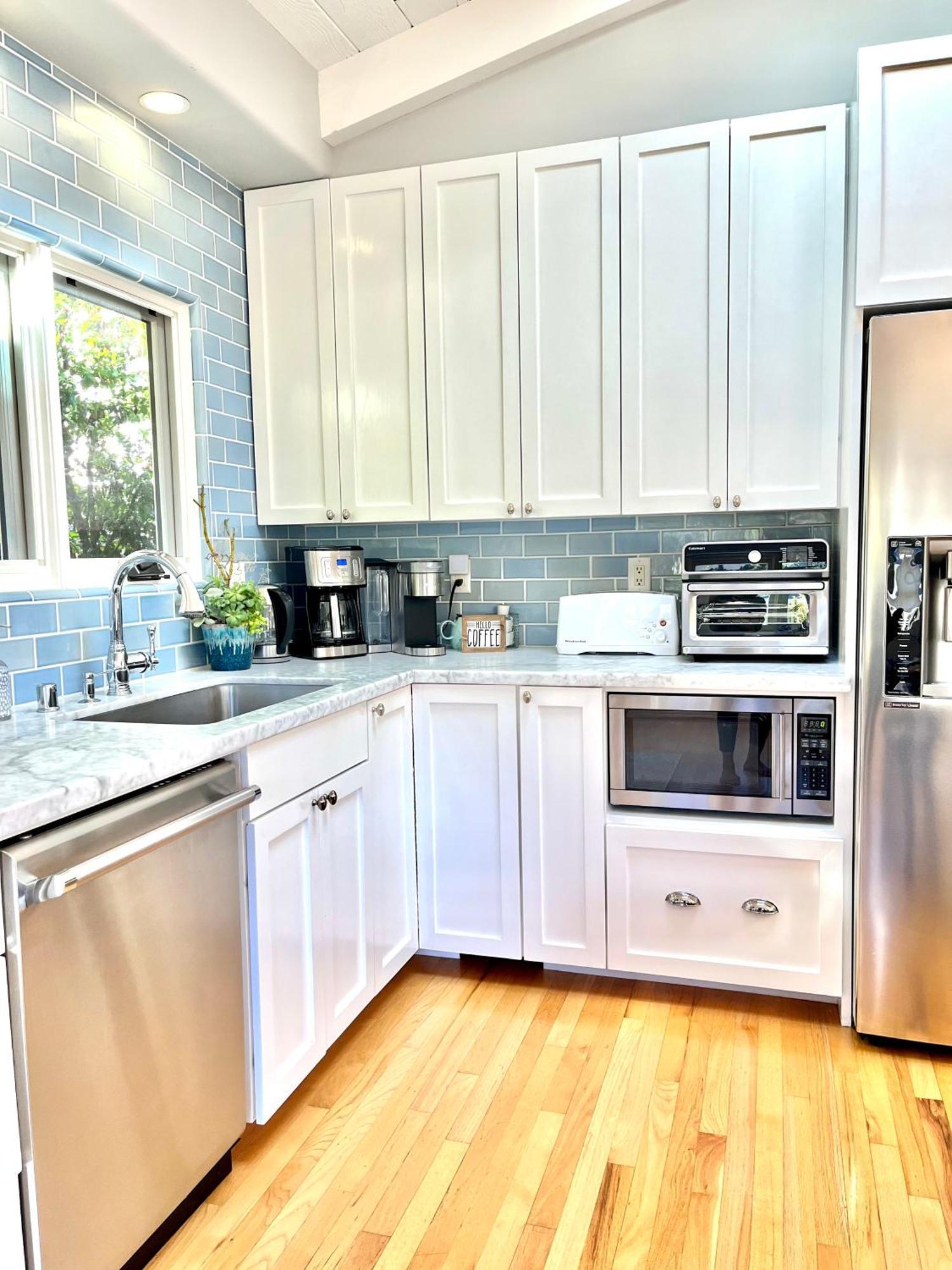Gorgeous 3-bdrm Home, Walk To Town And * Carmel-by-the-Sea