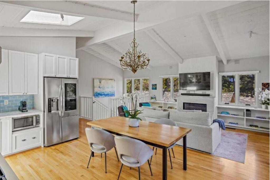 Holiday home Gorgeous 3-bdrm Home, Walk To Town And *