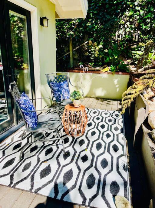 Gorgeous 3-bdrm Home, Walk To Town And * Carmel-by-the-Sea