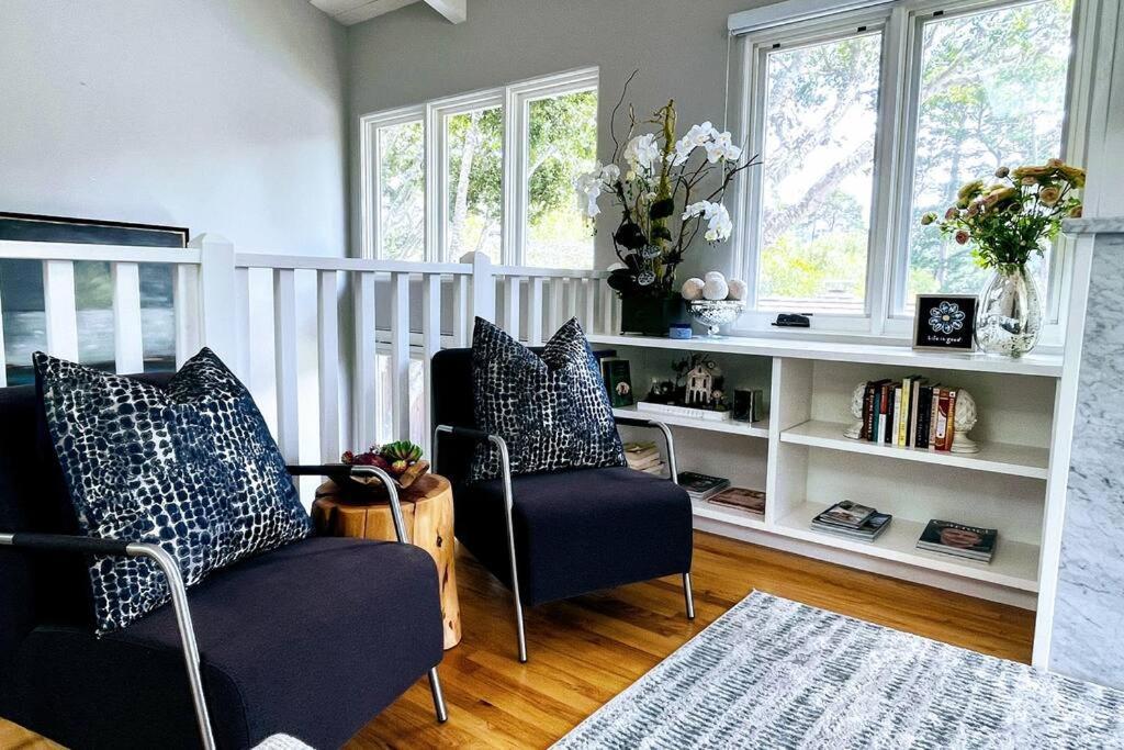 Gorgeous 3-bdrm Home, Walk To Town And Holiday home