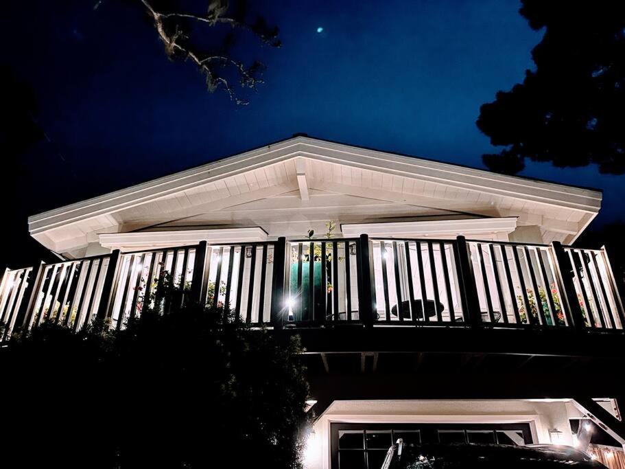 Gorgeous 3-bdrm Home, Walk To Town And