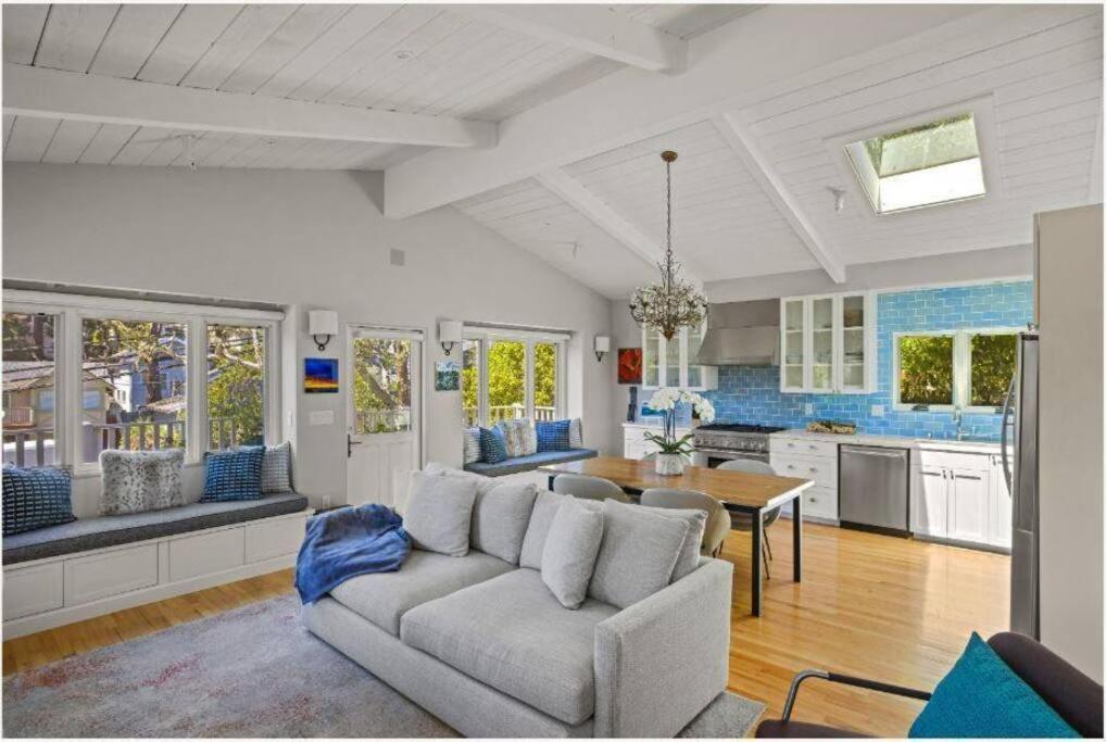 Gorgeous 3-bdrm Home, Walk To Town And