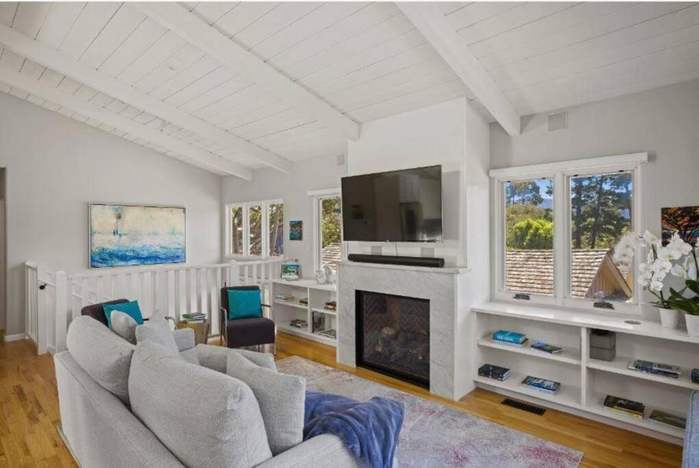 Gorgeous 3-bdrm Home, Walk To Town And *