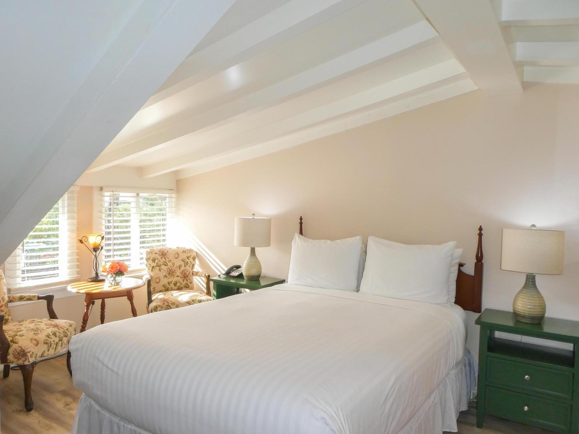 Inn Lantern 2*