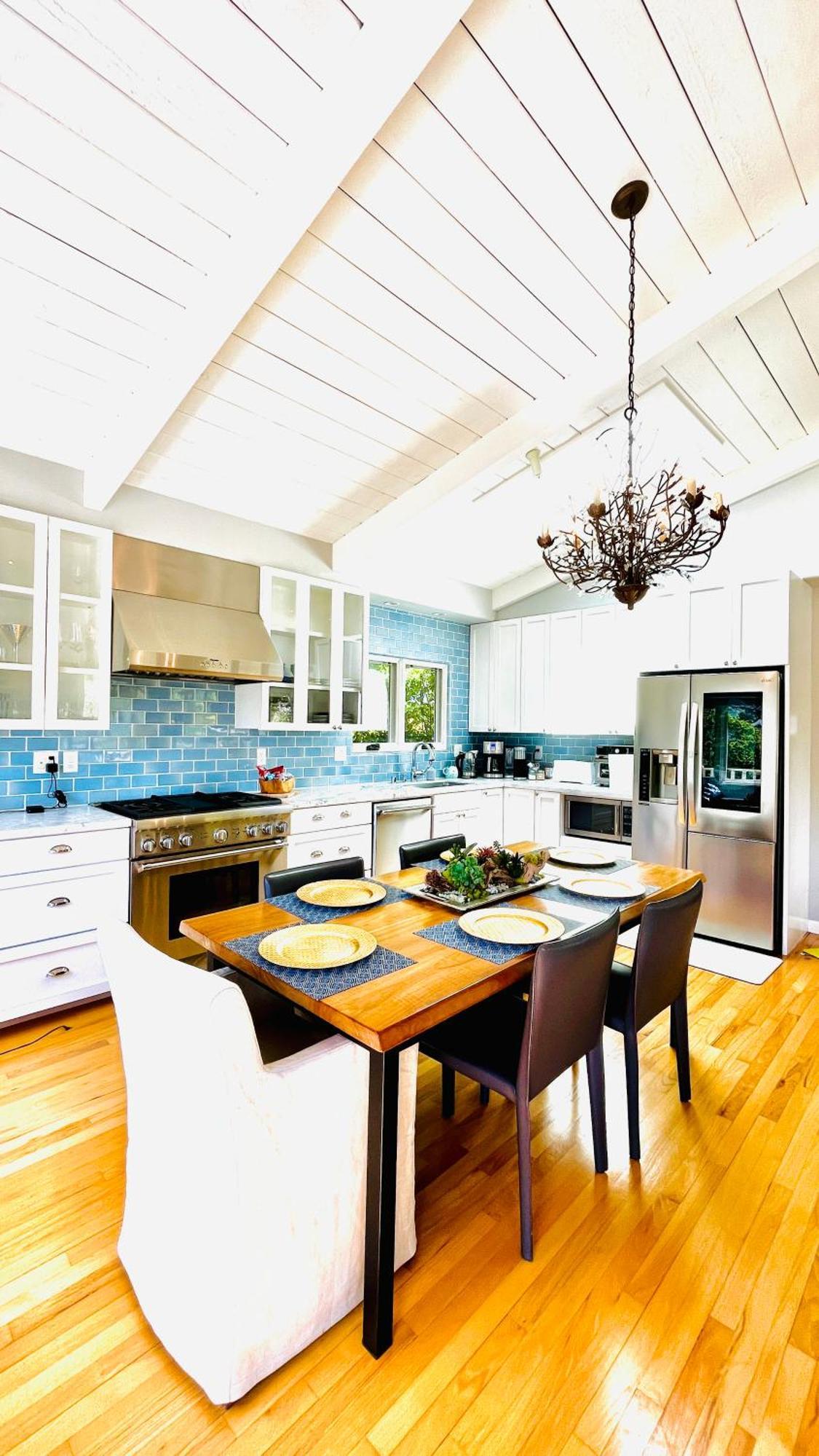 Gorgeous 3-bdrm Home, Walk To Town And *