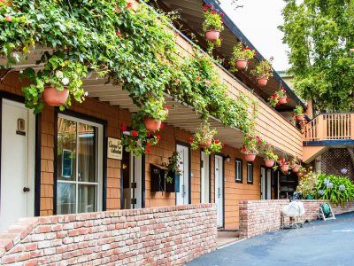 Clarion Collection Oaks Hotel