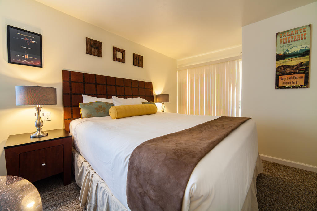 Inn The Vendange & Carmel-by-the-Sea