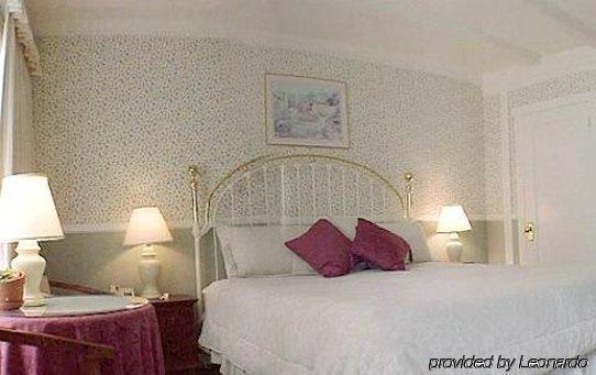 Inn Lantern Carmel-by-the-Sea