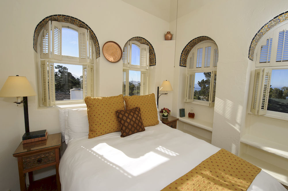 Inn Cypress 4*