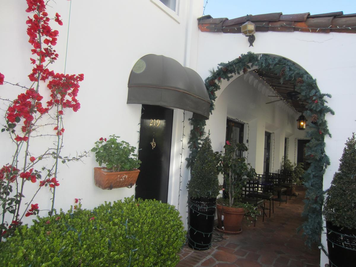 Cypress Inn Carmel-by-the-Sea