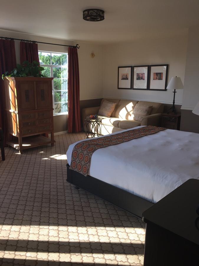 Inn Cypress 4*