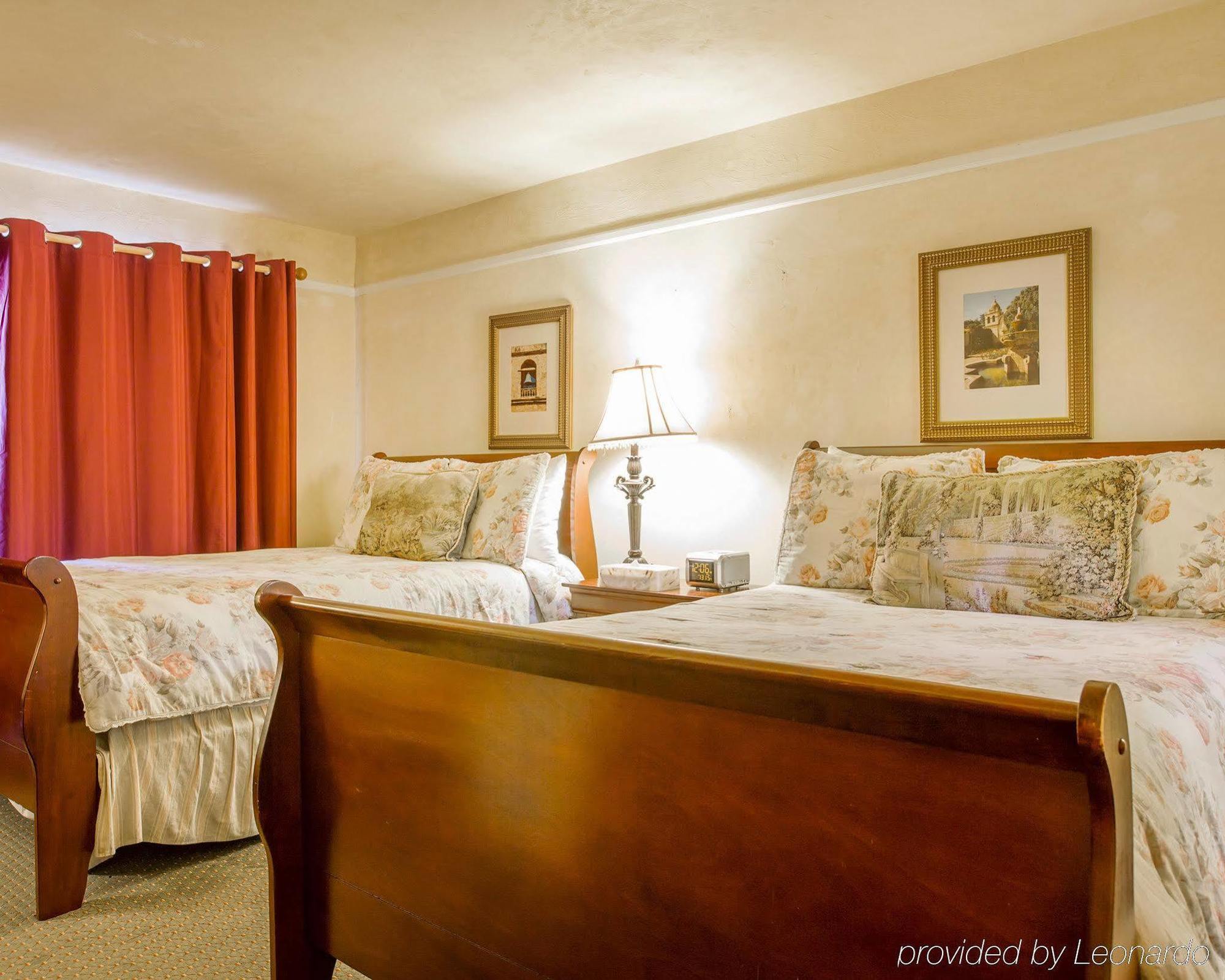 Clarion Collection Oaks Hotel