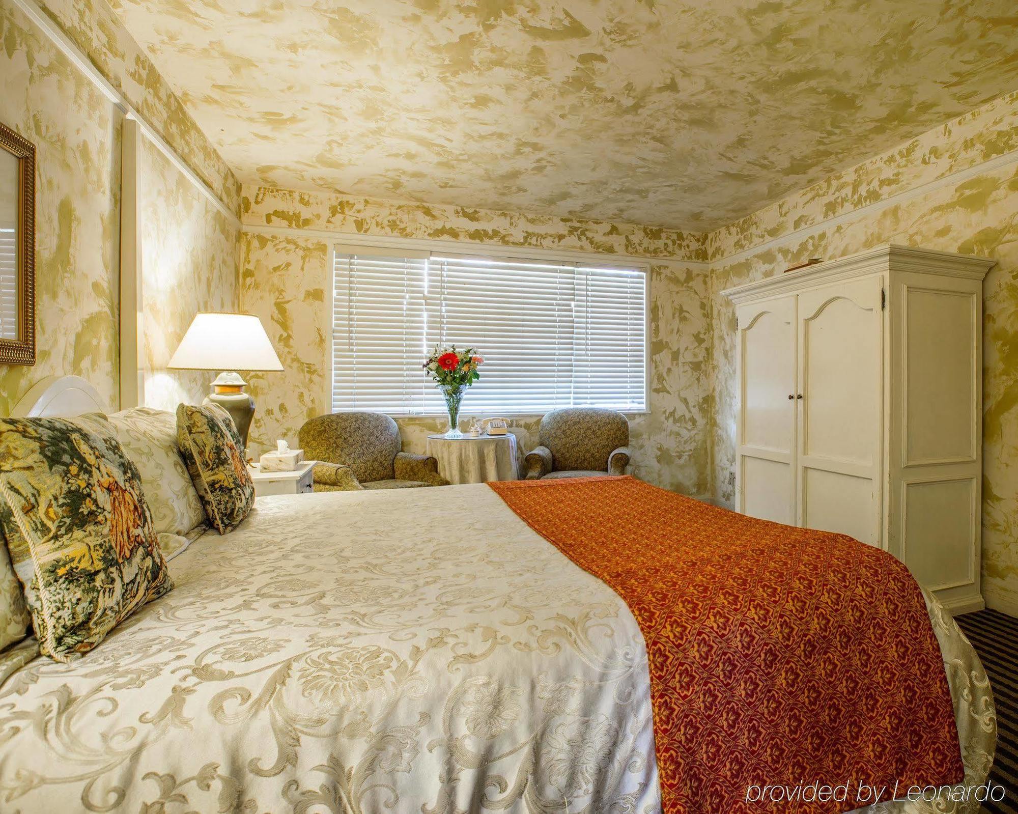 Clarion Collection Oaks 2* Carmel-by-the-Sea