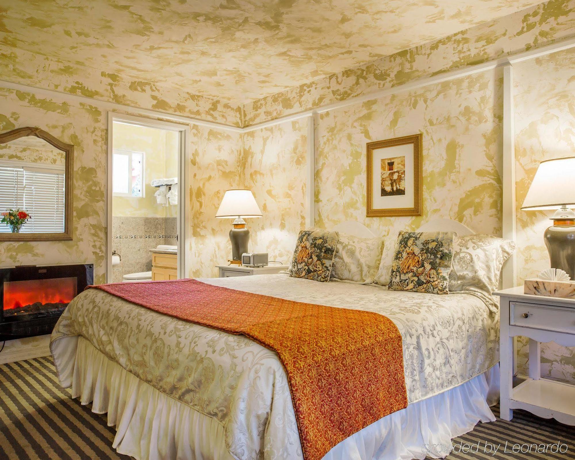 Clarion Collection Oaks 2* Carmel-by-the-Sea