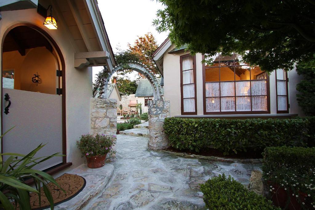 Happy Landing Bed & Breakfast Carmel-by-the-Sea